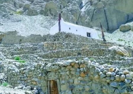 مقبره شاعر اسماعیلی «دیوان‌شاه» در بدخشان به آتش کشیده شد