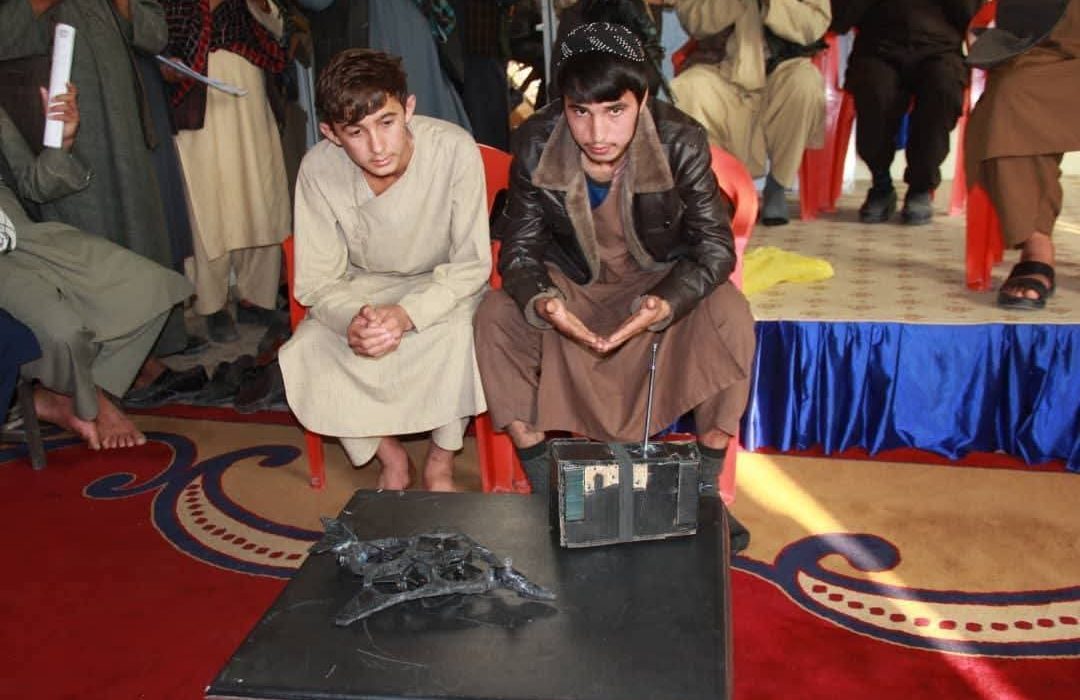ابتکار شگفتانگیز در بدخشان؛ دو دانشآموز جت جنگی قابل کنترول از راه دور ساختند