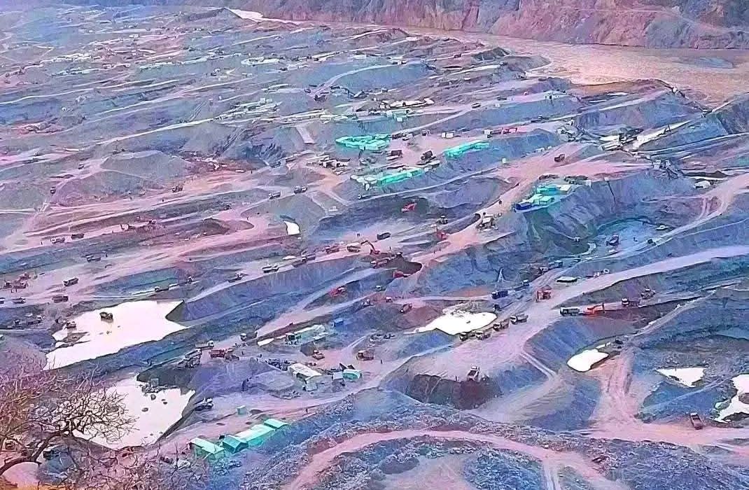 قمار بر سر معدن طلا؛ خرید و فروش بستهای طالبان در بدخشان و تخار