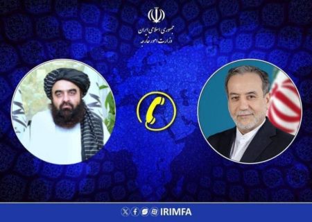 تماس تلفنی وزیر خارجه ایران با امیرخان متقی درباره تنش‌های افغانستان و پاکستان