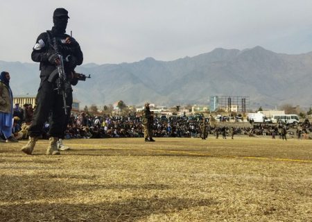 دادگاه عالی طالبان در تخار؛ دو نفر به اتهام «فرار از منزل» ۳۹ ضربه شلاق خوردند 