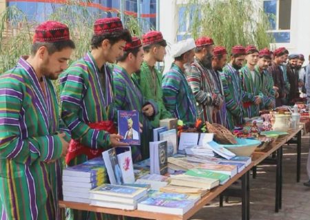 گرامیداشت «روز ملی زبان اوزبیکی» با حضور فرهنگیان و مقام‌های طالبان در کابل