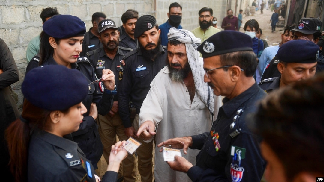 بازداشت بیش از ۱۶۰ شهروند افغانستان و ۱۶ مالک خانه در عملیات پولیس راولپندی پاکستان   