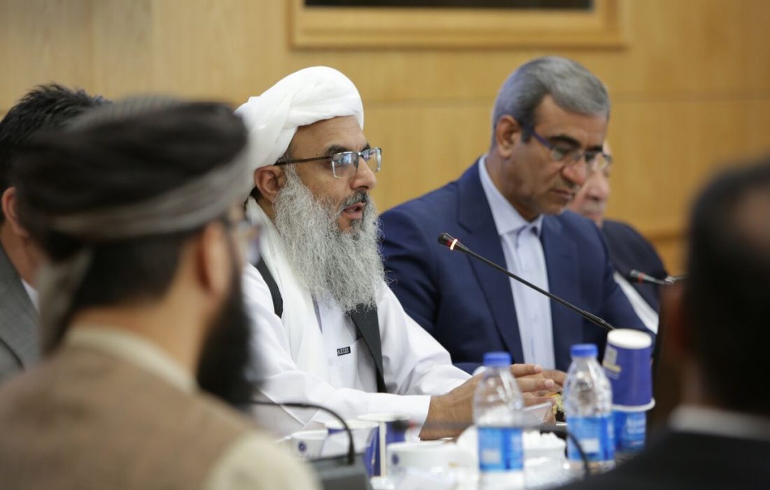 سفر هیئت ۶۵ نفره خراسان رضوی ایران به هرات برای گسترش همکاریهای اقتصادی و تجاری