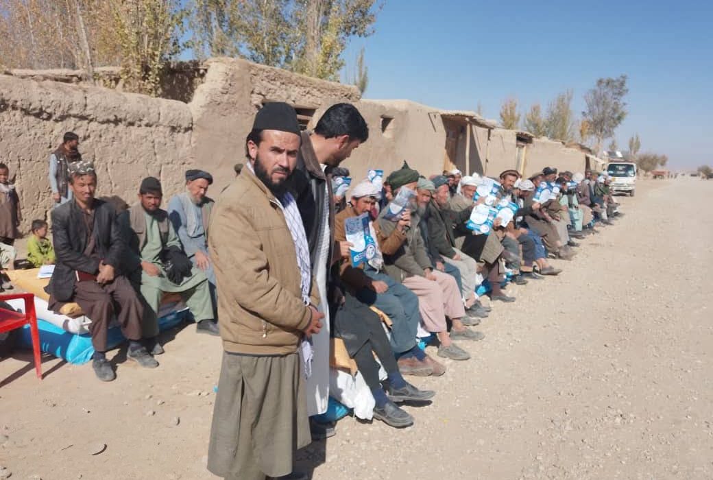توزیع ۱۰۰ بسته تخم بذری اصلاحشده و کود کیمیاوی برای دهاقین اشکمش تخار؛ گامی برای افزایش حاصلدهی زمینهای للمی