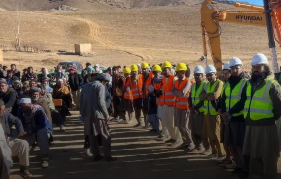 آغاز اعمار سرک ۳۰ کیلومتری به ارزش ۳۴۶ میلیون افغانی در غزنی؛ اتصال اجرستان و مالستان از مسیر کوتل خون