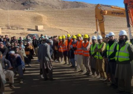 آغاز اعمار سرک ۳۰ کیلومتری به ارزش ۳۴۶ میلیون افغانی در غزنی؛ اتصال اجرستان و مالستان از مسیر کوتل خون