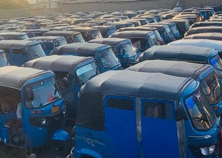 طالبان روند جمع‌آوری ریکشاها را در شهر فیض‌آباد آغاز کردند