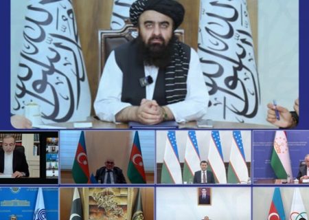 حضور امیرخان متقی در نشست وزیران خارجه اکو؛ تأکید طالبان بر گسترش همکاری‌های منطقه‌ای   