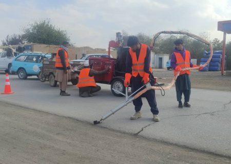 آغاز کار ترمیم و سیلینگ شاهراه کندز – تخار به ارزش ۳ میلیون افغانی