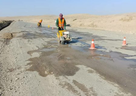ادامهٔ بازسازی سرک ۴۴ کیلومتری پل کوکچه – رستاق؛ باشندگان از پیشرفت کار ابراز رضایت کردند   