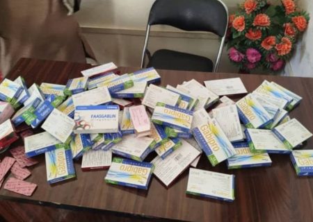 دستگیری یک فرد در کشم بدخشان به اتهام انتقال و فروش بیش از هزار قرص نشه‌آور