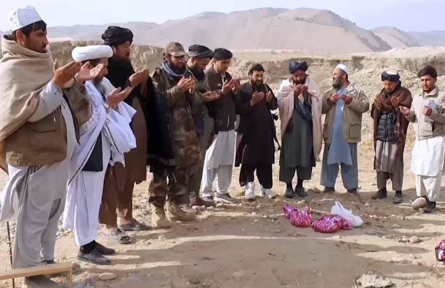 سنگ تهداب مسجدی جدید در بندر آیخانم تخار گذاشته شد