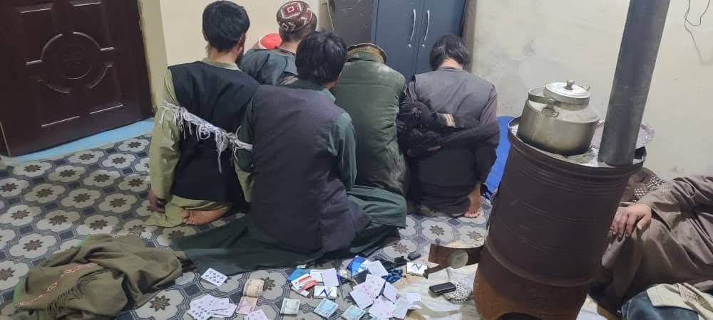 بازداشت پنج نفر به اتهام فساد اخلاقی و قماربازی در تخار