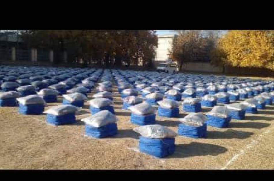 توزیع کمکهای زمستانی برای ۴۰۰ خانوادهی مستحق در ولایت تخار