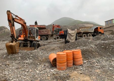 افزایش استخراج غیرقانونی معادن در تخار و بدخشان؛ مافیا منابع طبیعی را در کنترل دارد   