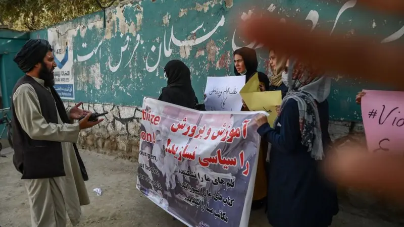 موضع روشن ایران؛ نقد طالبان و حمایت از تحصیل زنان