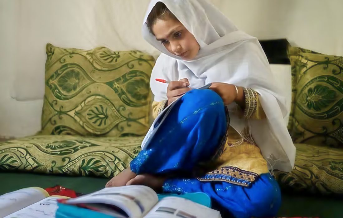 تصویر هاجره، دختر افغان، بهعنوان عکس سال ۲۰۲۵ یونیسف انتخاب شد