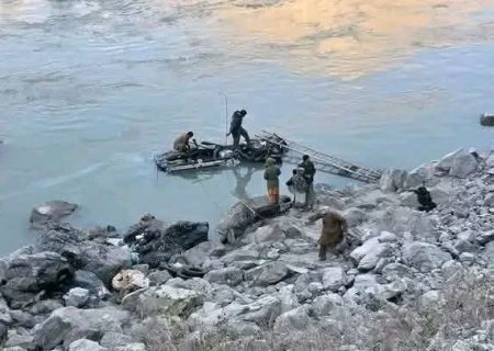 یک کشته و هفت زخمی بر اثر سقوط موتر لندکروزر به دریای پنج ولسوالی شکی بدخشان