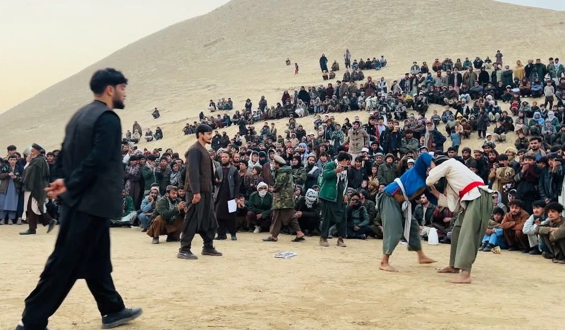 برگزاری رقابتهای کشتی محلی کورش در منطقه آقمسجد تالقان؛ حضور ۶۰ ورزشکار از تخار و ولایتهای همجوار