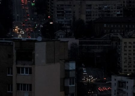 اوکراین در تاریکی، قطع گسترده برق پس از حملات پهپادی و موشکی روسیه