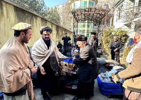 توزیع کمک‌های زمستانی برای ۲۲ خانواده از اقلیت قیرغیز در پامیر بدخشان