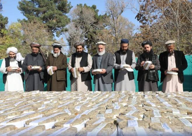 بانک مرکزی افغانستان نزدیک به سه میلیارد افغانی بانکنوت فرسوده را از بازار جمعآوری و سوزانده است