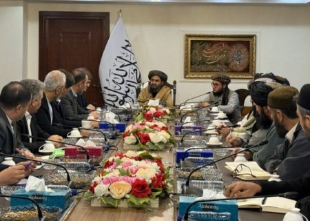 گفت‌وگوی عبدالغنی برادر با هیئتی از کشور ایران درباره توسعه همکاری‌های خط آهن