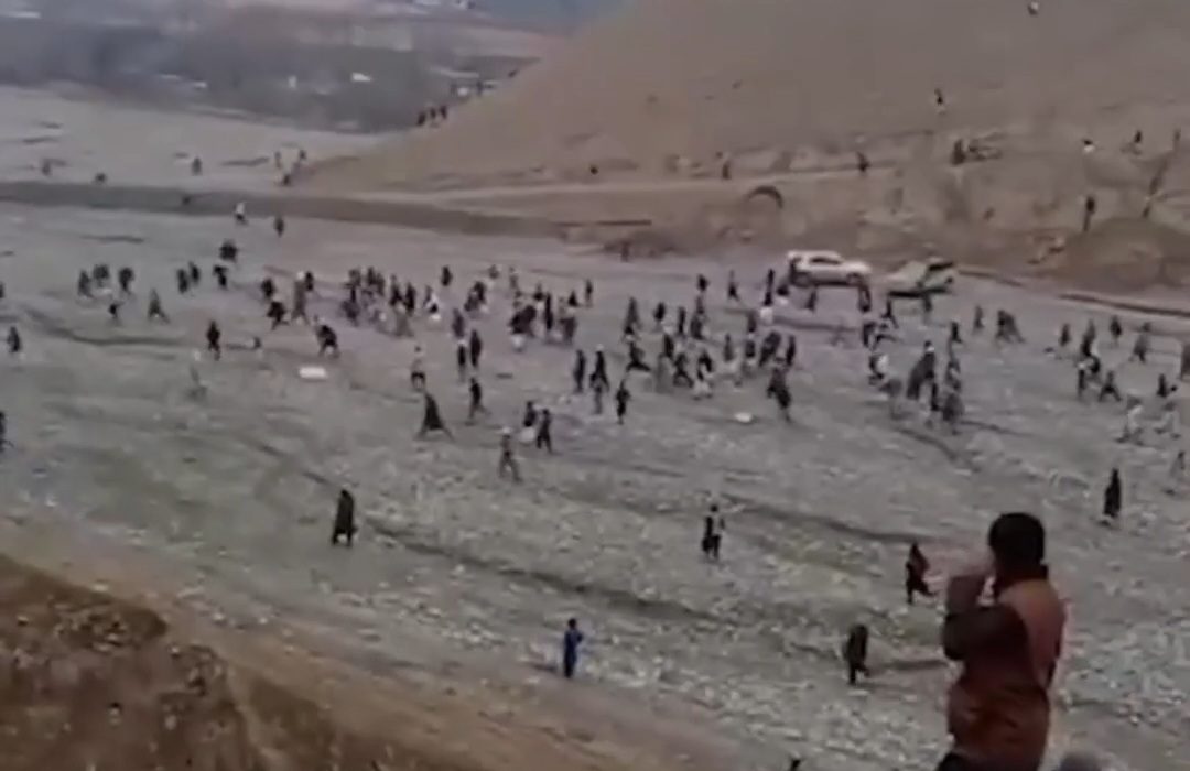 درگیری مردم محلی چاه‌آب با استخراج‌کنندگان طلا در تخار؛ تیراندازی و زخمی‌شدن چند نفر +فیلم