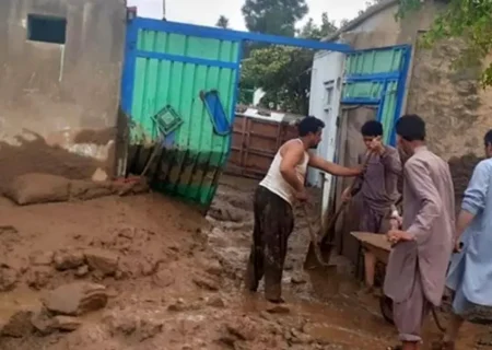 در پی باران‌های شدید و سیلاب در افغانستان ۱۲ تن کشته و صدها خانواده آسیب‌ دیده‌اند