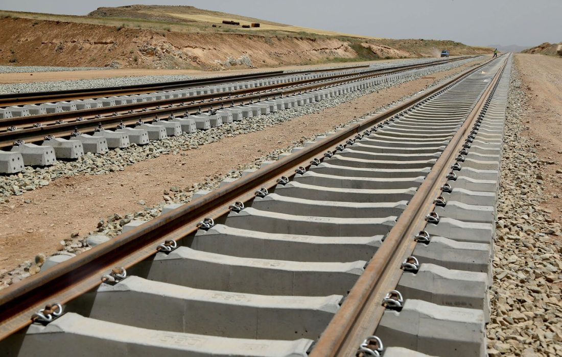 پرداخت بیش از ۶۴ میلیون افغانی به متضررین زمینهای استملاکی خط آهن هرات–خواف