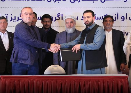 امضای ۲۵ تفاهم‌نامه تجاری میان افغانستان و اوزبیکستان به ارزش بیش از ۳۰۰ میلیون دالر