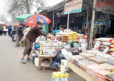 انتقال دستفروشان سیار تالقان مرکز ولایت تخار به مندوی غله‌بازار برای کاهش ازدحام شهری