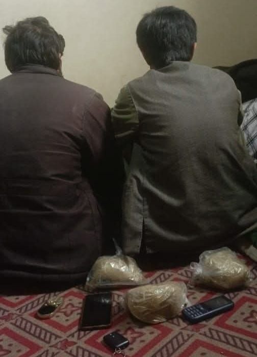 بازداشت دو تن به اتهام فروش مواد مخدر در ولسوالی خواجه‌غار تخار
