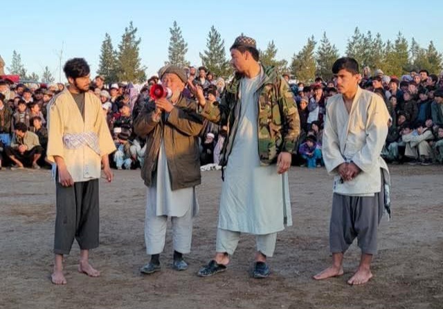برگزاری رقابتهای کشتی محلی کورش در شهر تالقان تخار