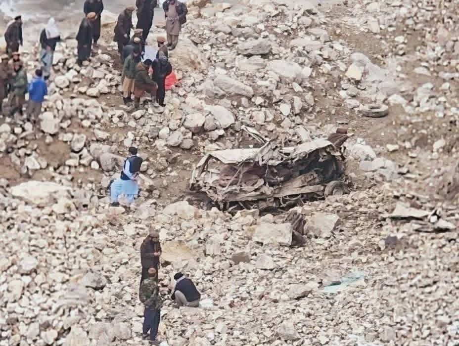افزایش تلفات حادثه ترافیکی در ارغنجخواه بدخشان، شمار جان‌باختگان به ۱۵ تن رسید