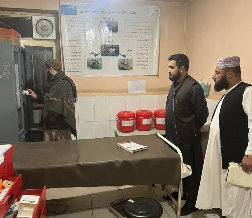 نظارت رئیس صحت عامه قندوز بر مرکز صحی جامع ولسوالی علیآباد