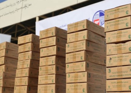 بنیاد ملک سلمان ۳۲ تن خرما به اداره مبارزه با حوادث افغانستان برای توزیع در رمضان کمک کرد