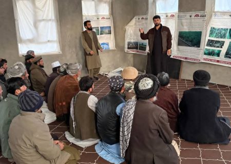 برنامه آموزشی کشت گندم به سیستم خطی برای ۳۹۰ دهقان در ولسوالی چاه‌آب تخار برگزار شد