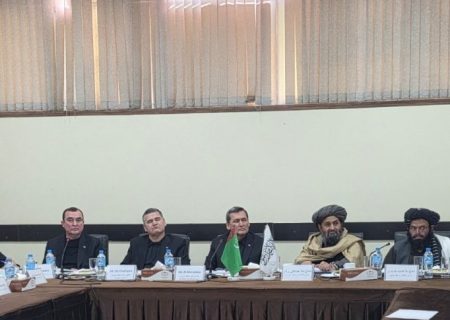 دیدار ملا عبدالغنی برادر با معاون نخست‌وزیر ترکمنستان؛ توسعه پروژه‌های تاپی و خط آهن محور گفتگوها