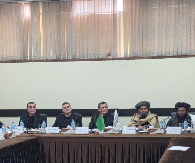 دیدار ملا عبدالغنی برادر با معاون نخستوزیر ترکمنستان؛ توسعه پروژههای تاپی و خط آهن محور گفتگوها