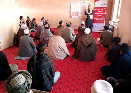 برنامه آموزشی کشت معیاری گندم برای ۶۰ دهقان در ولسوالی چاه‌آب تخار برگزار شد