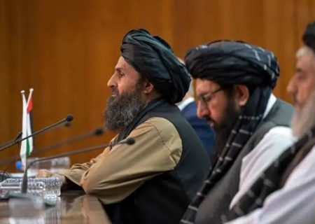 طرح اعطای اقامت ۱ تا ۱۰ ساله افغانستان به سرمایه‌گذاران خارجی در کمیسیون اقتصادی طالبان تصویب شد