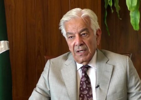 وزیر دفاع پاکستان: وضعیت افغانستان بهایی است که اسلام‌آباد برای تحولات گذشته می‌پردازد