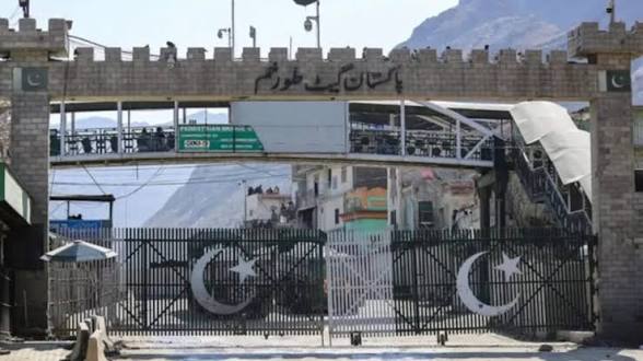 طالبان: گزارشها درباره بازگشایی گذرگاه تورخم «بیاساس» است