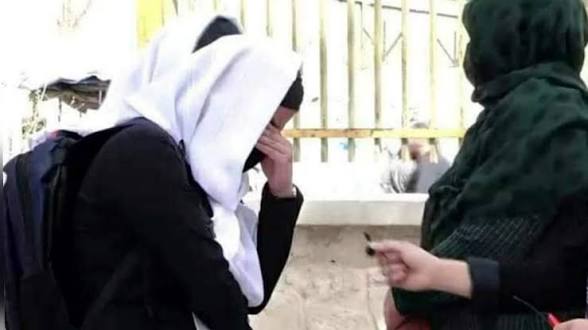 همزمان با آغاز سال آموزشی، زنان و دختران افغانستان خواستار بازگشایی مکاتب و دانشگاهها شدند