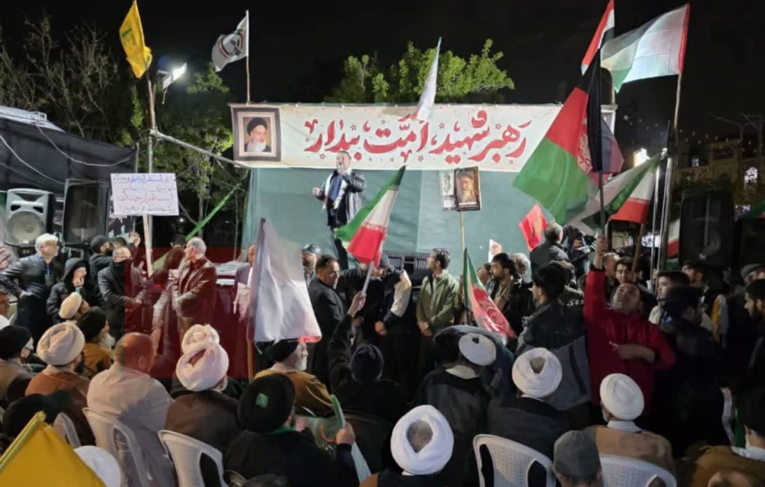 مهاجران افغانستانی در مشهد چهلم رهبر شهید امت اسلام را گرامی داشته و با آرمانهای انقلاب اسلامی تجدید میثاق کردند