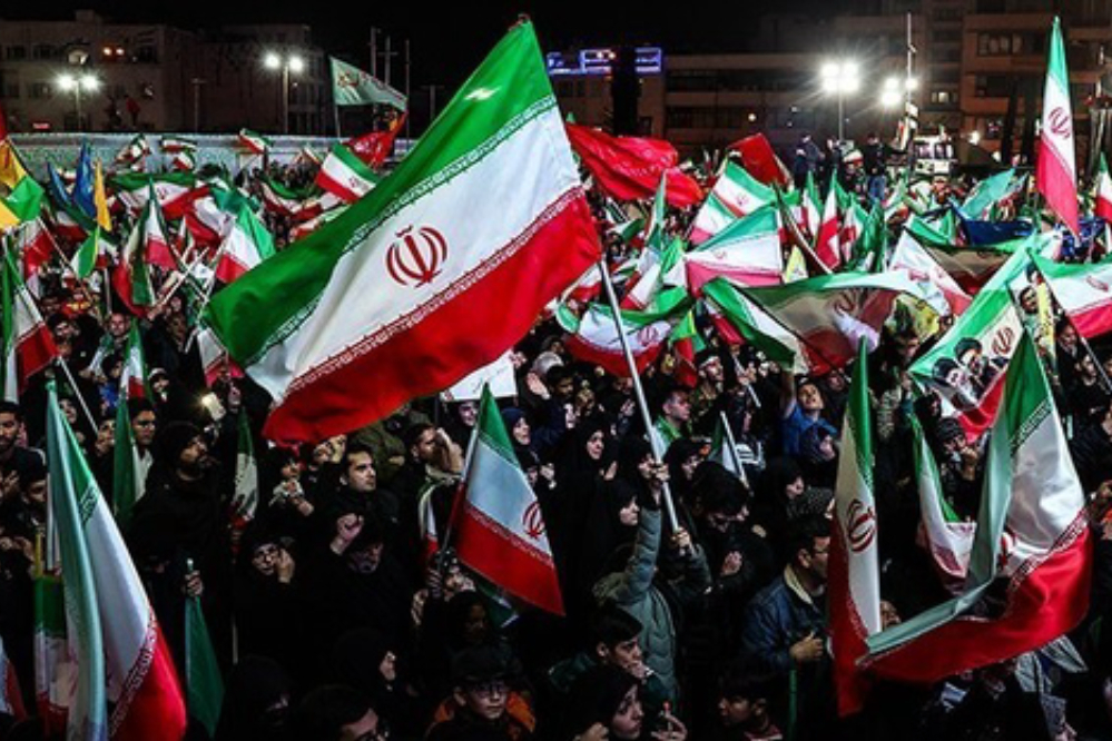 نماینده رهبر شیعیان بحرین: حضور مردم ایران توطئه مزدوران خارجی را خنثی کرد