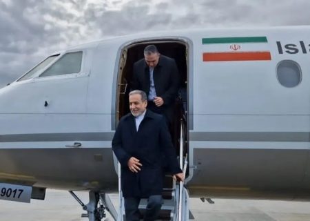 خبرفوری/ وزیر امور خارجه‌ ایران در رأس هیأت دیپلماتیک وارد اسلام‌آباد شد