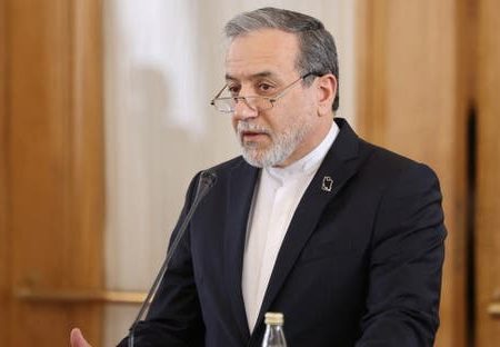 عراقچی: آتش‌بس یا ادامه جنگ، انتخاب با امریکا است